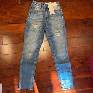 Back details high rise distressed jeans